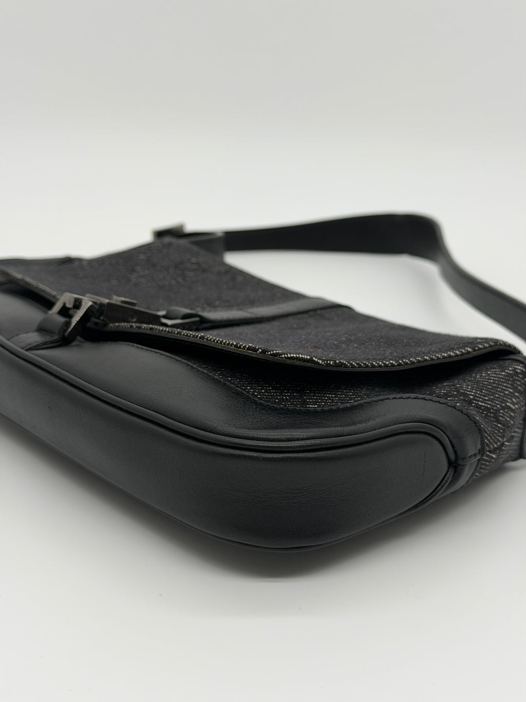 Gucci Jackie in Black Canvas Monogram
