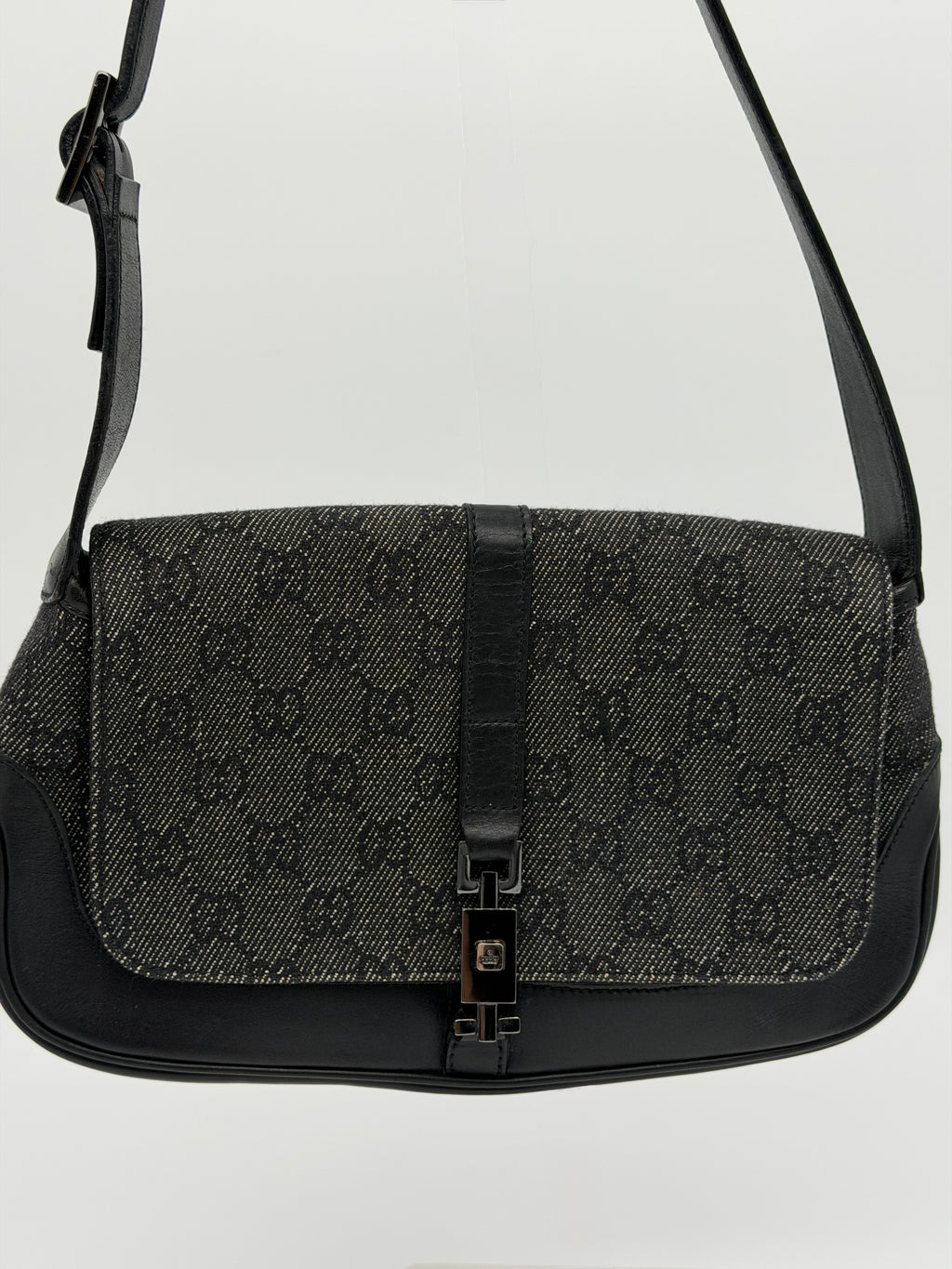 Gucci Jackie in Black Canvas Monogram