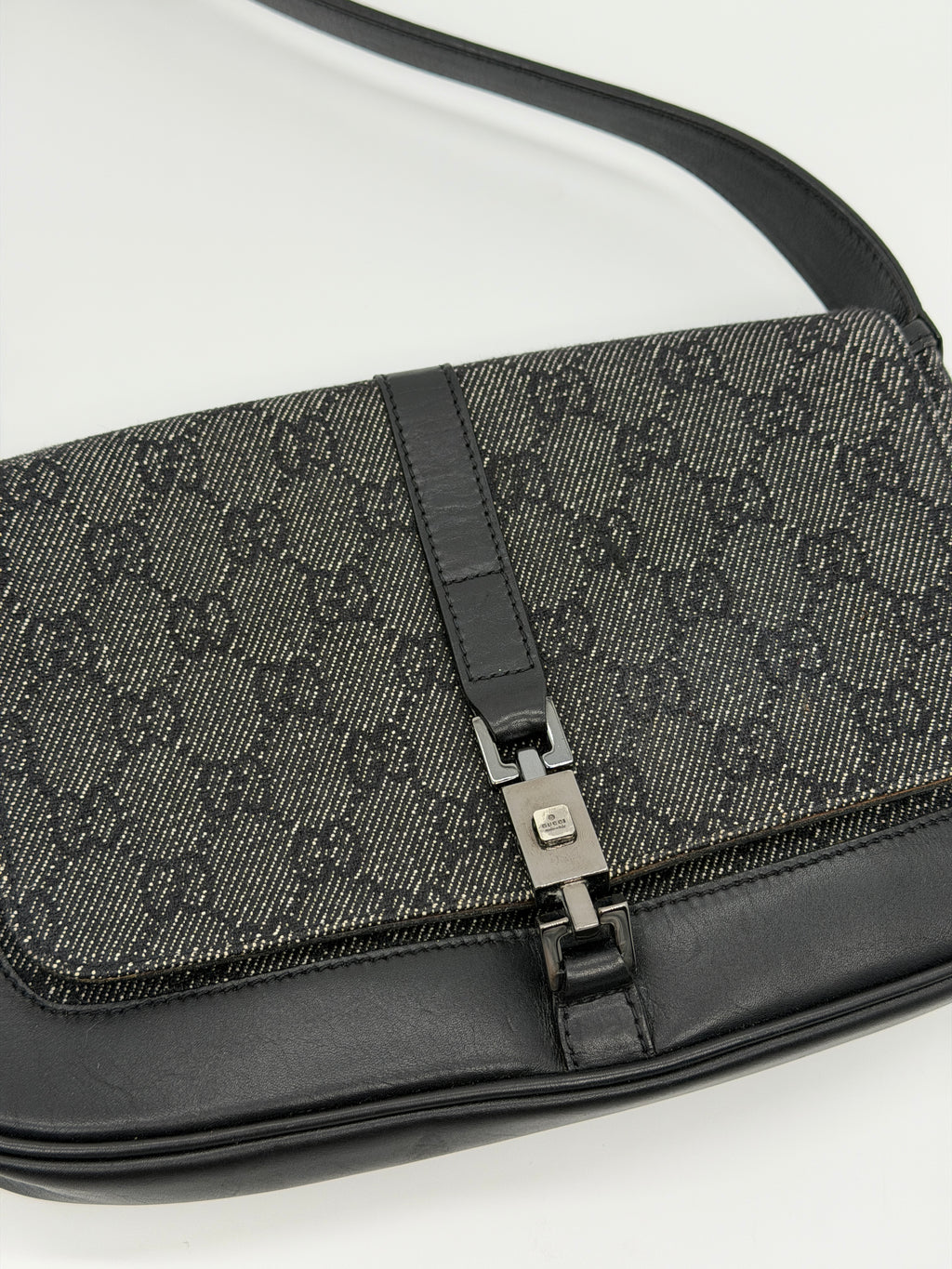 Gucci Jackie in Black Canvas Monogram