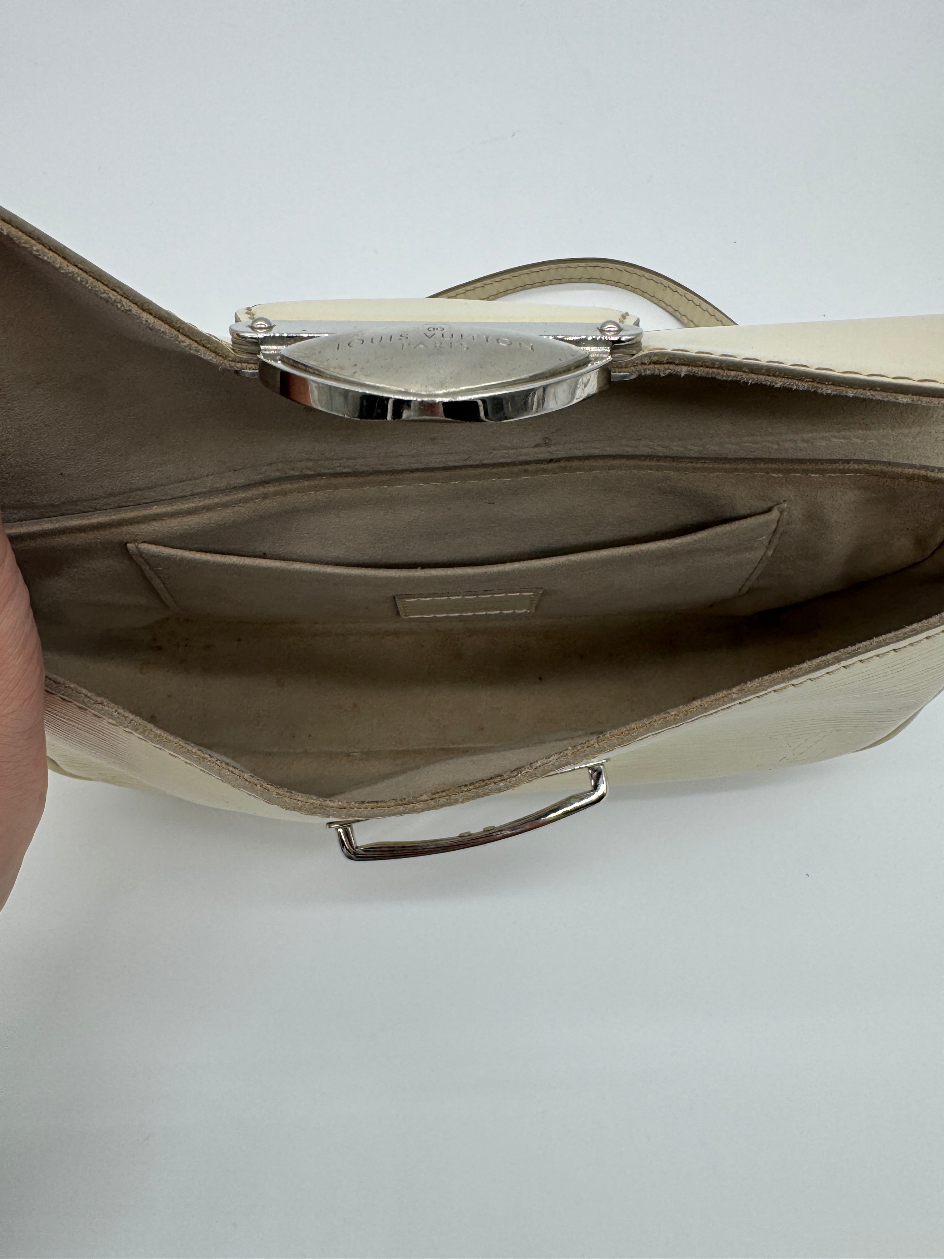 Louis Vuitton Montaigne Pochette Epi leather