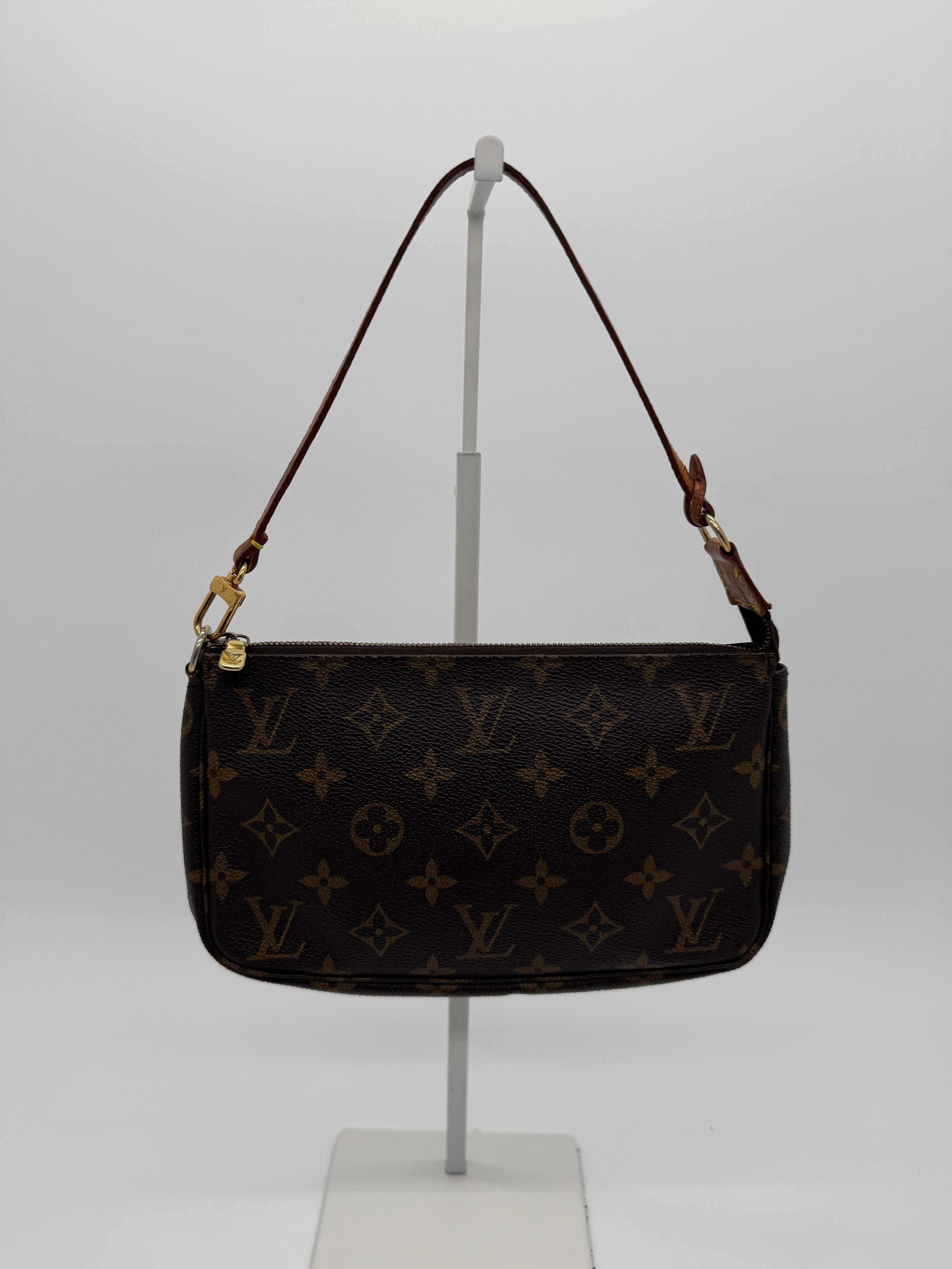 Louis Vuitton Monogram Pochette