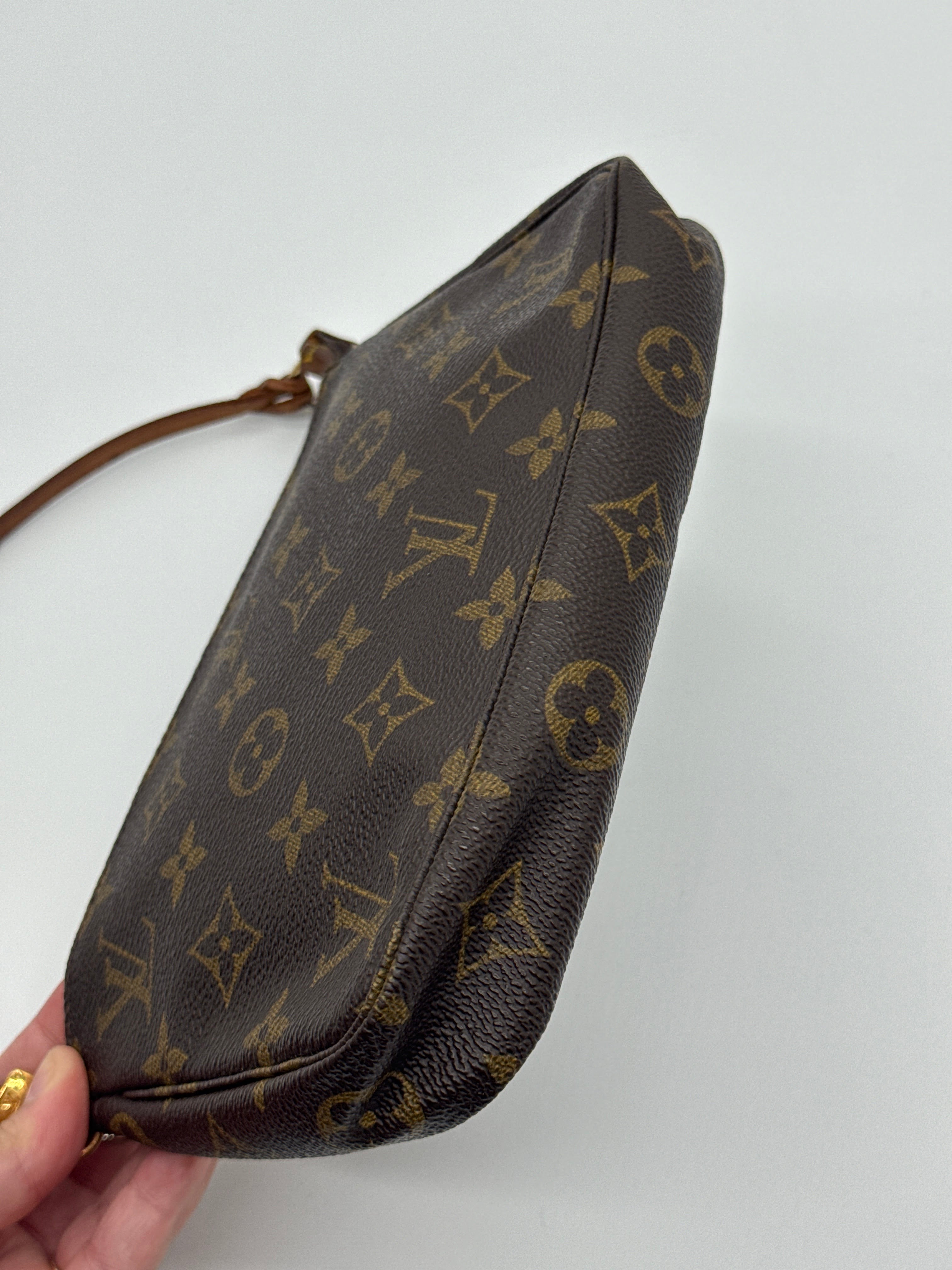 Louis Vuitton Monogram Pochette