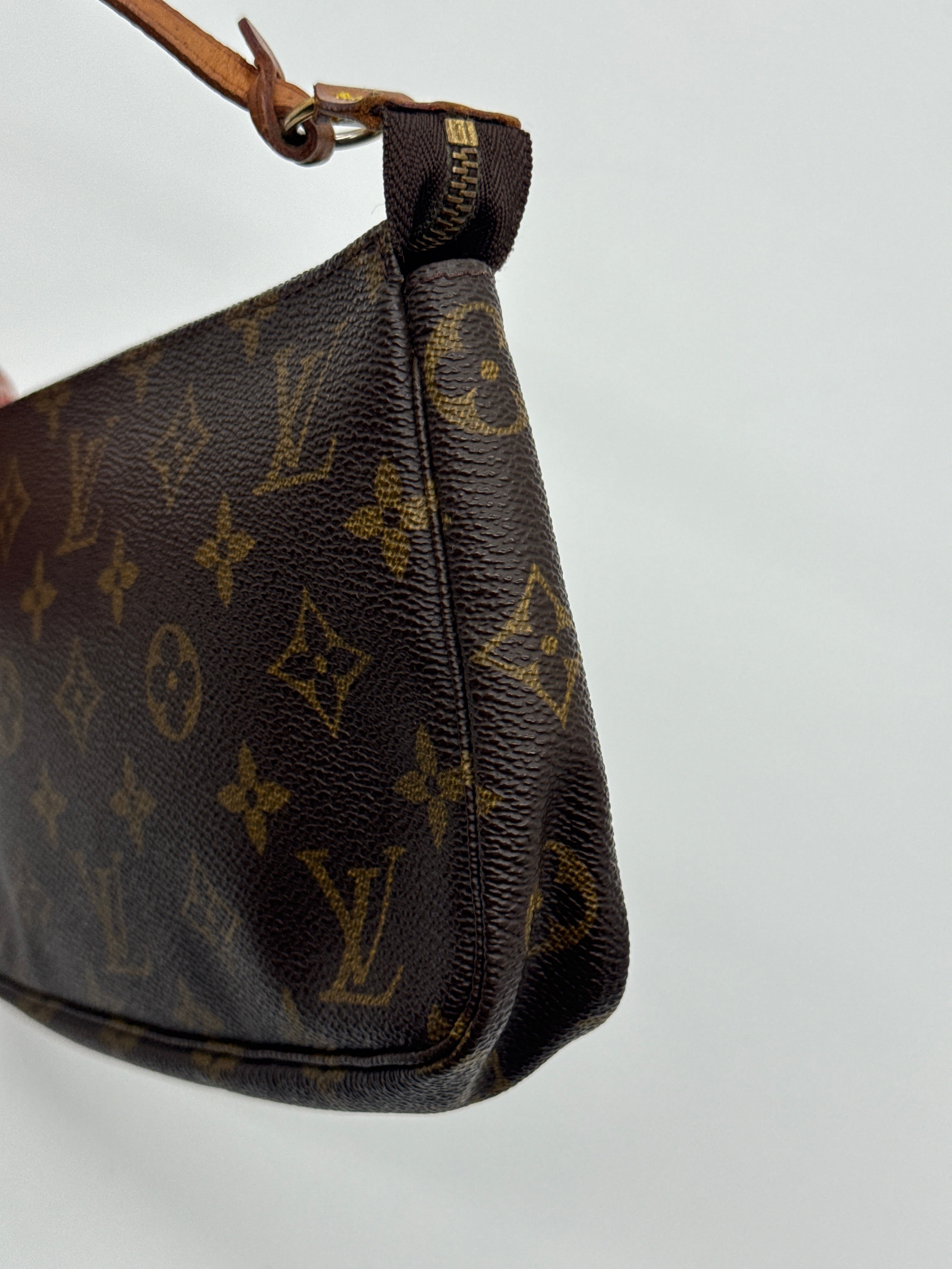 Louis Vuitton Monogram Pochette