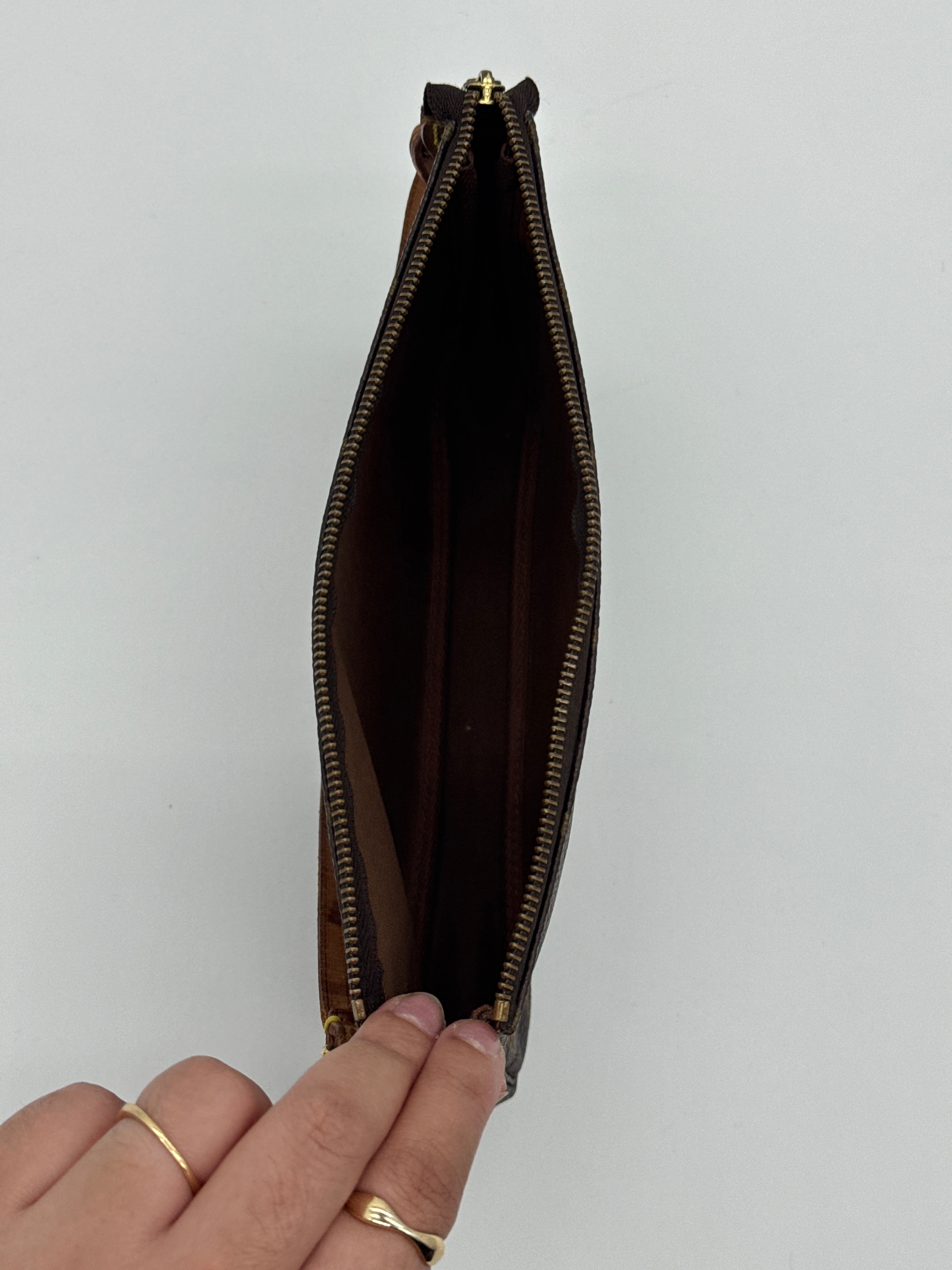 Louis Vuitton Monogram Pochette