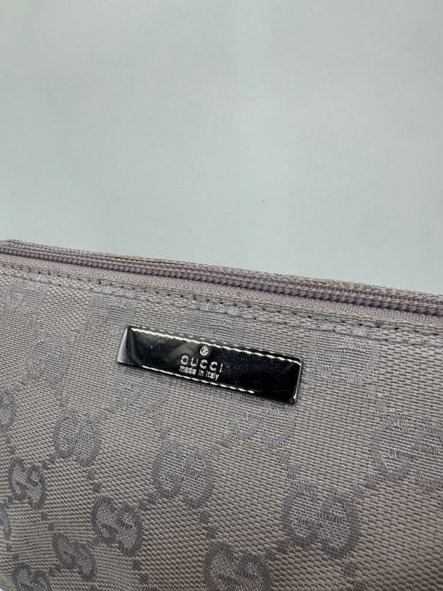 Gucci Boat Pochette in Lilac Purple