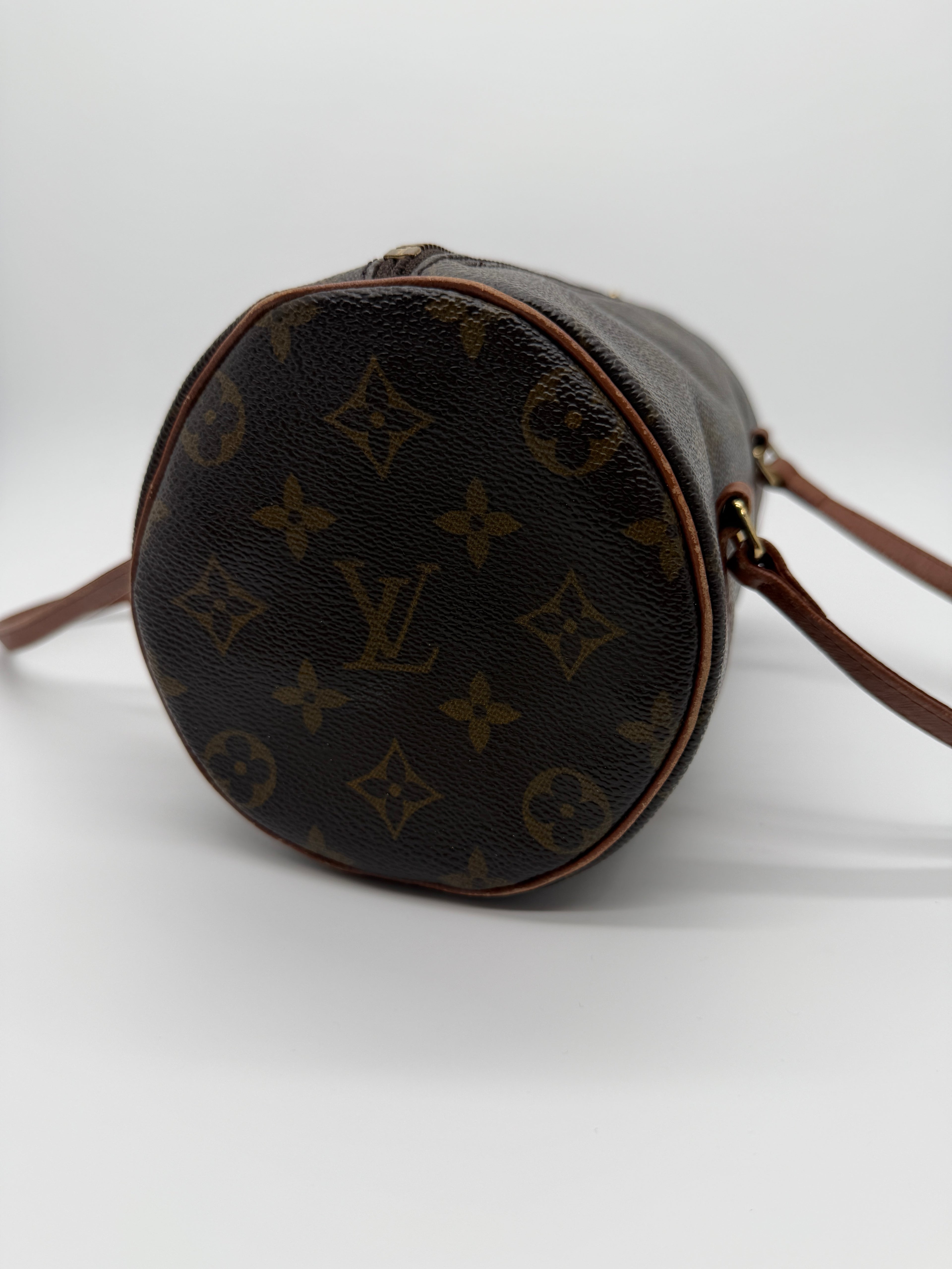 Louis Vuitton Papillon 26