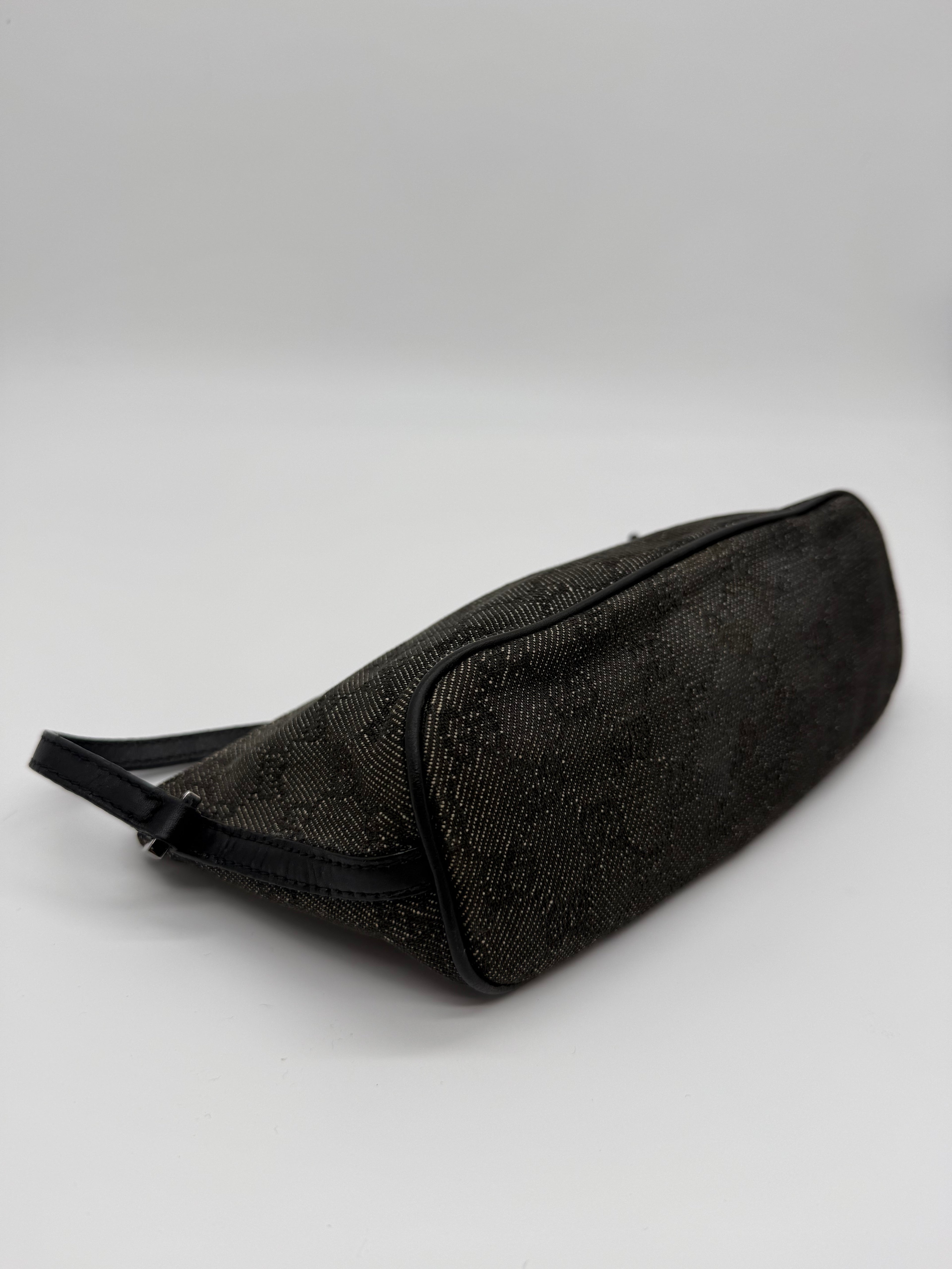 Gucci Boat Pochette in Black Canvas
