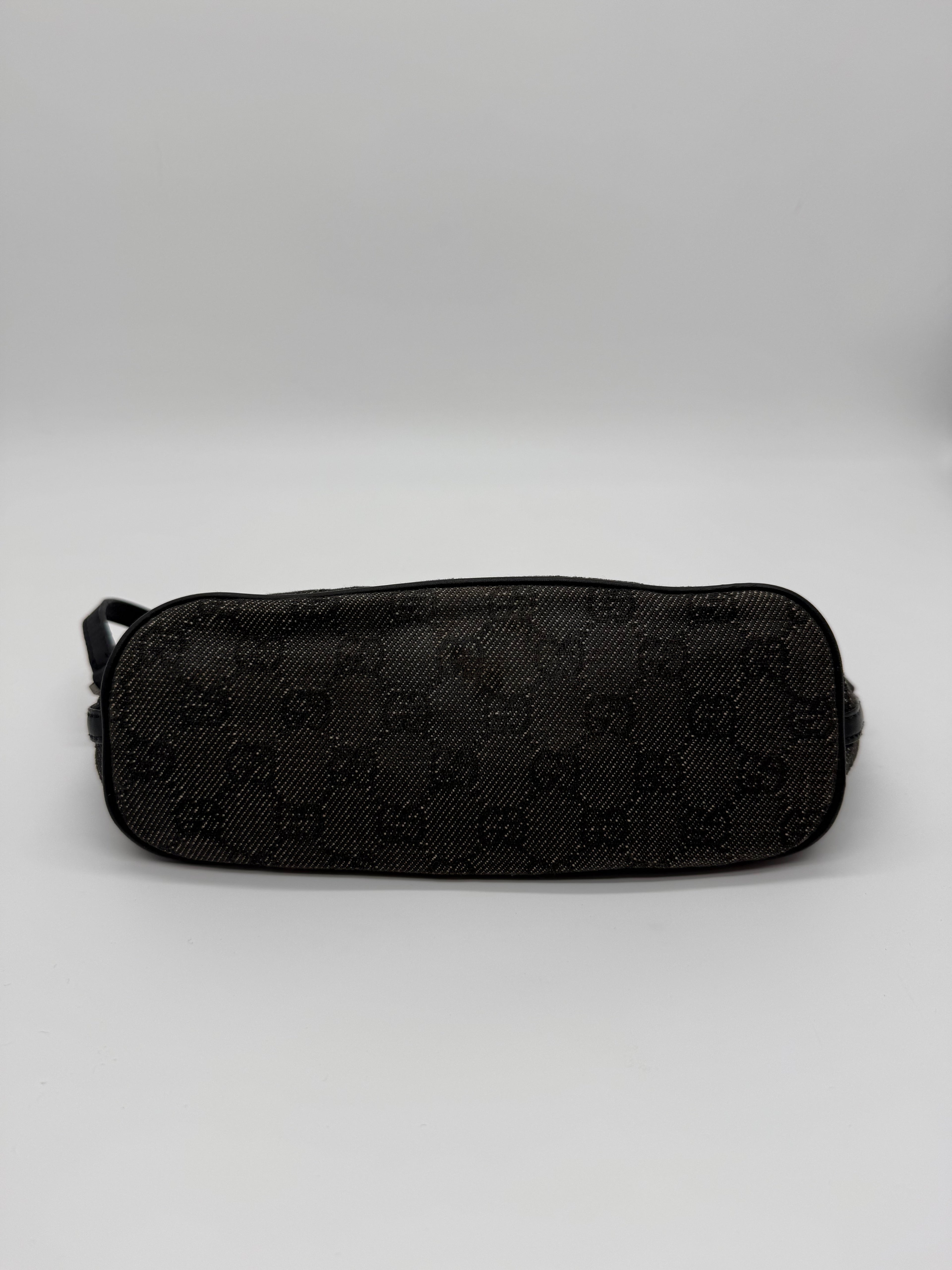 Gucci Boat Pochette in Black Canvas