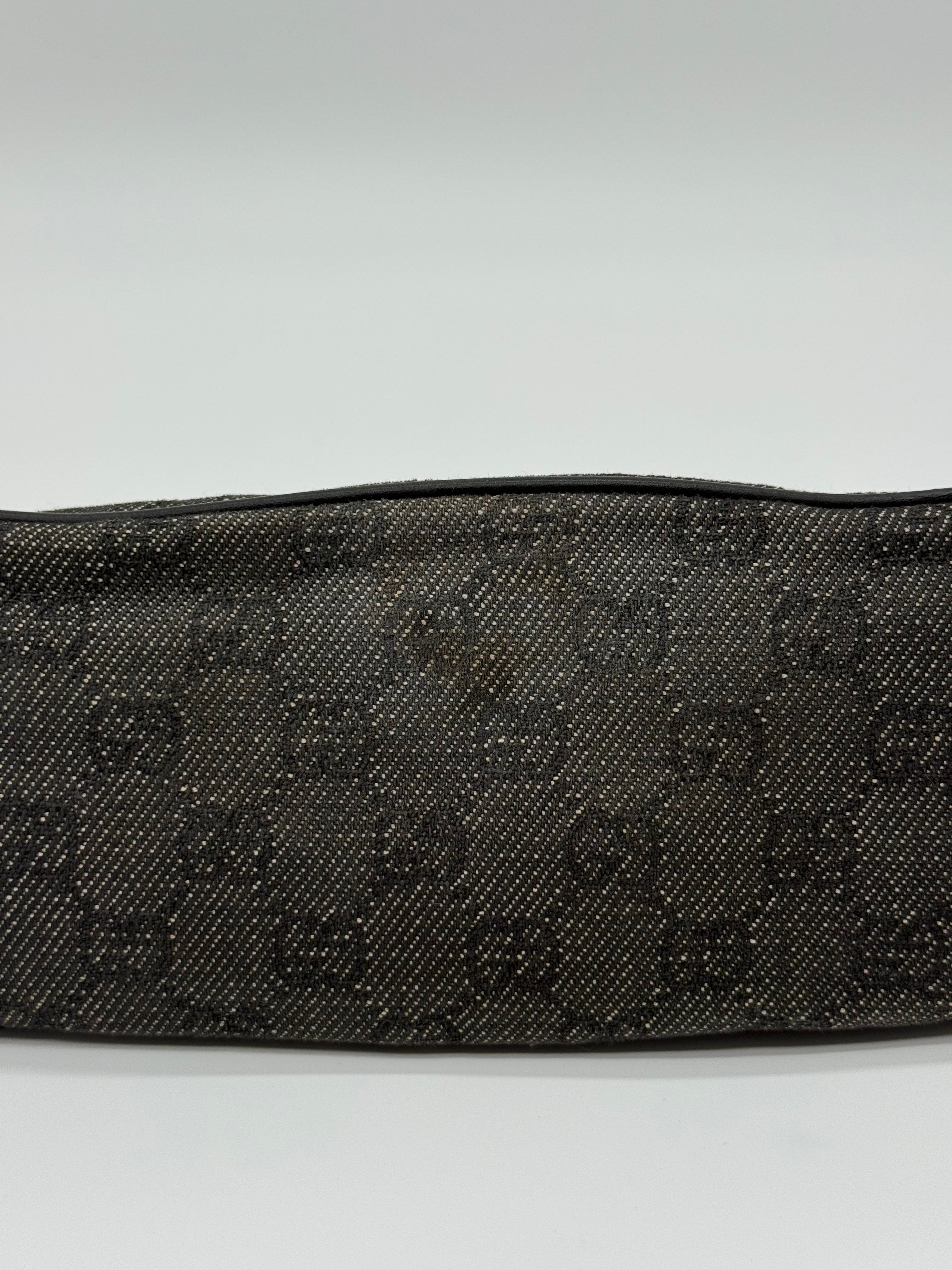 Gucci Boat Pochette in Black Canvas