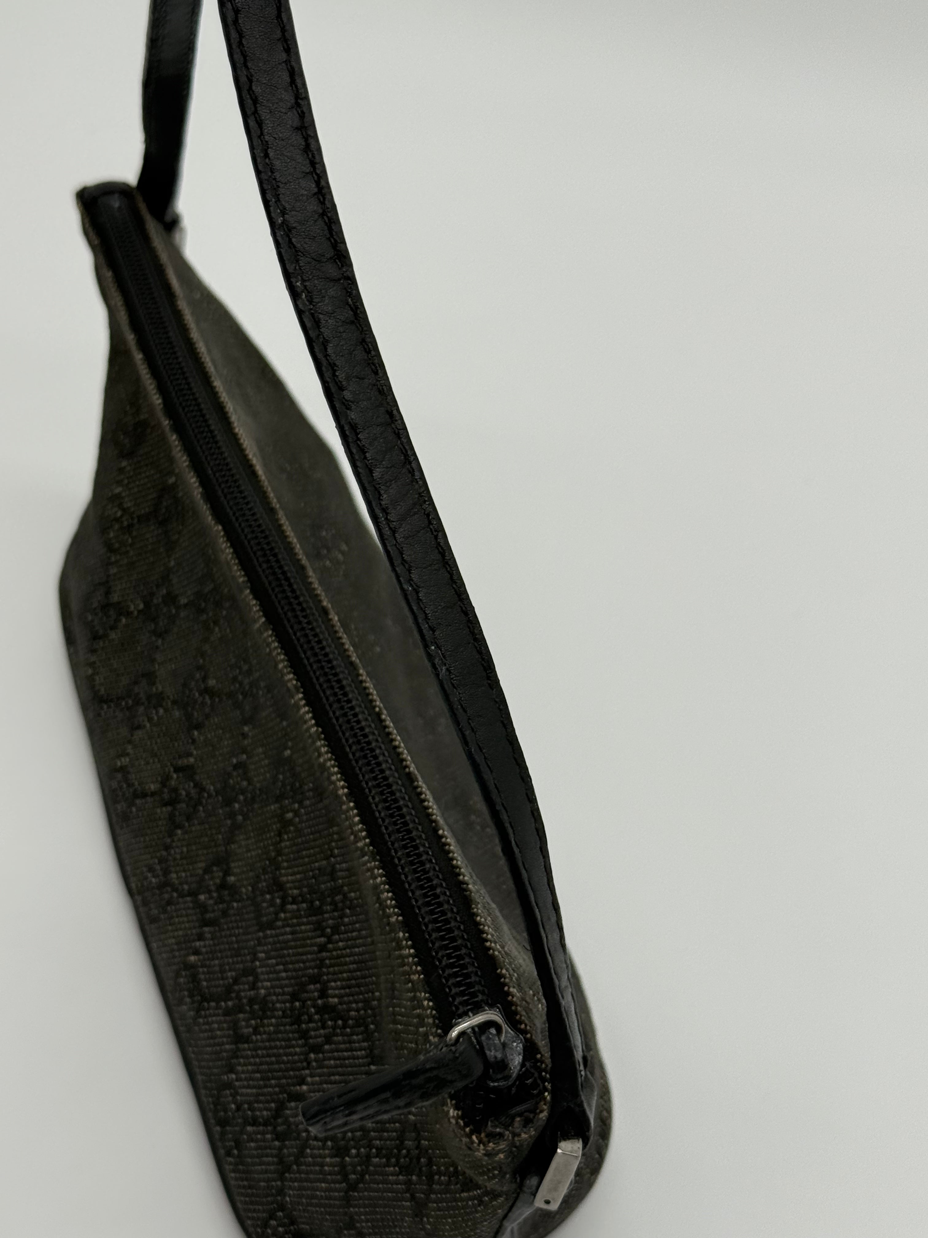 Gucci Boat Pochette in Black Canvas